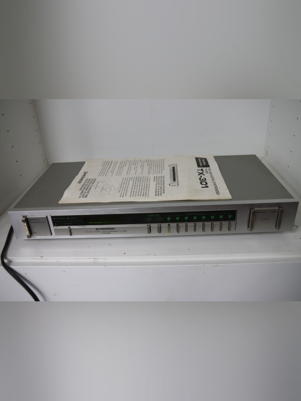 Pioneer Silver Stereo Tuner - Classic FM/AM Radio Receiver TX-301